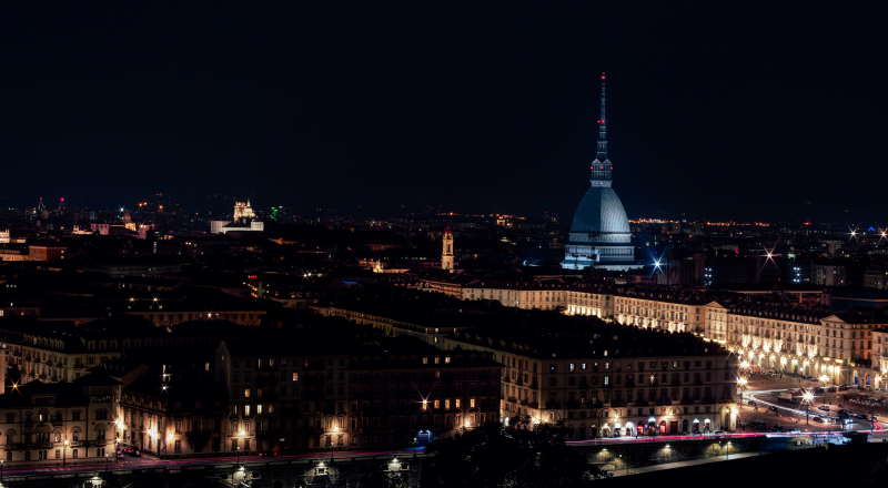 Quartieri della vita notturna a Torino per giovani e studenti universitari