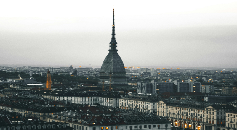 Immagine evocativa della scena culinaria torinese